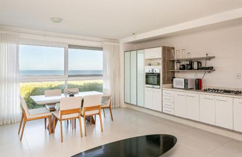 Lagoa Pequena Apartment | Sea View | Pool | WI-FI 500mb #CAMP12