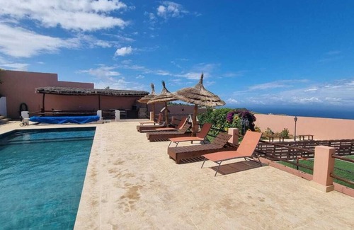 Sahel Chamali Villa | Sea view * Private swimming pool and soccer field!