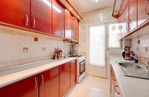 Adalar House | Sea View Retreat in Buyukada, 1 min to Ferry
