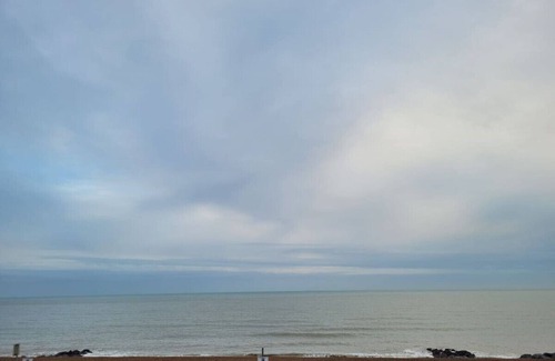 Sandgate Apartment | Sea View Sandgate - 3 double bed apartment overlooking beautiful Sandgate Beach in Folkstone