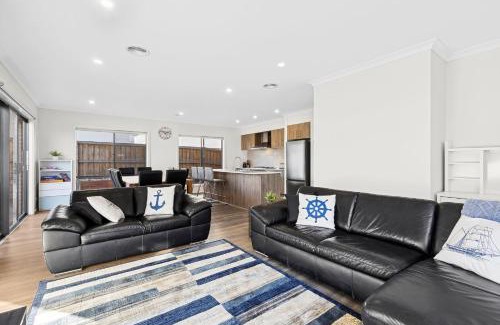Clifton Springs House | Sea View Seaside Retreat in Clifton Springs