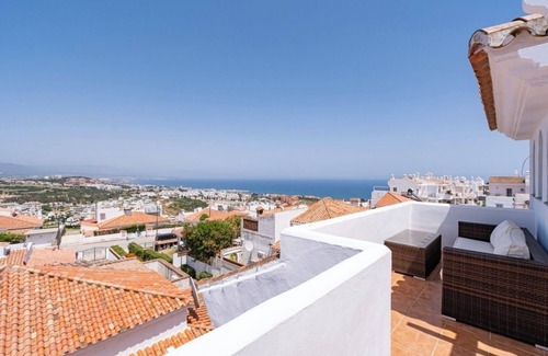 Puerto de la Duquesa Ski Chalet | Sea View Semi Detached Villa Manilva