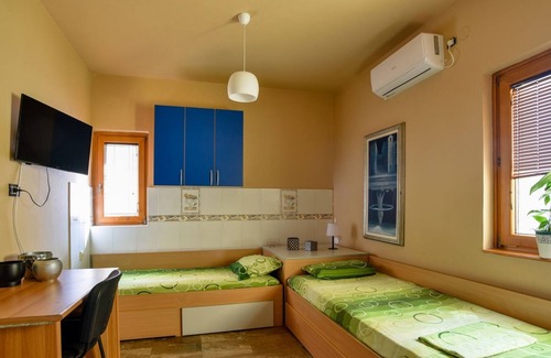 Zeljeznica Apartment | Sea View Studio Flat w Balcony in Bar