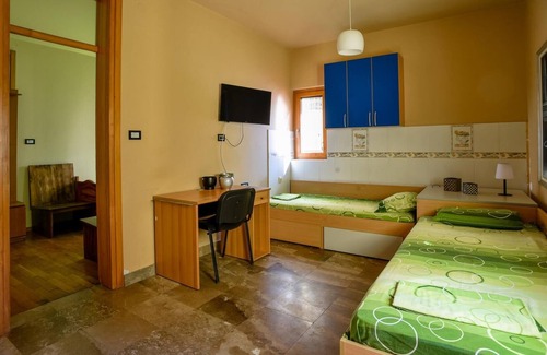 Zeljeznica Apartment | Sea View Studio Flat w Balcony in Bar