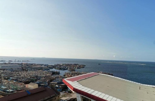 Pluit Apartment | Sea View Studio With 2 Beds Fast Wifi and Mall