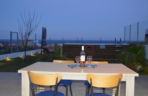 Petaloudes Apartment | Sea View Sunrise Luxury Apartment