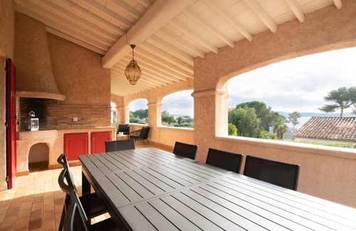Guerrevieille Villa | Sea view villa 100m from the beach