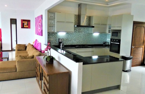 Bophut Hills Villa | Sea View Villa with 180 degree view near Bophut beach and Fisherman's Village.