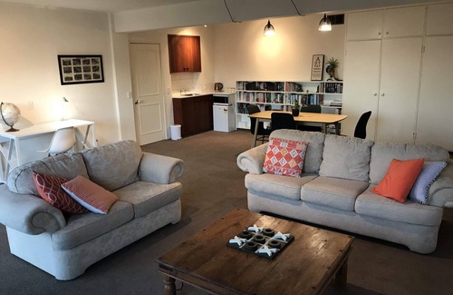 Britannia Heights Apartment | Sea views and sun