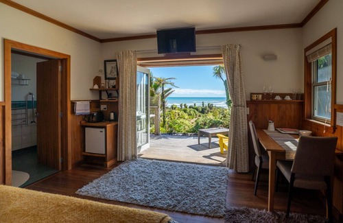 Punakaiki Cottage | Sea views and sunsets