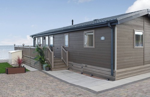 Rhyd-y-foel Cottage | Sea views don’t come much better than Sunset Lodge.