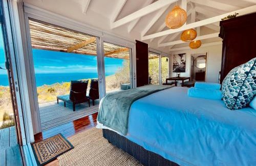 Plettenberg Bay House | Sea Views, Hikes & Tranquility Clifftop Cabin