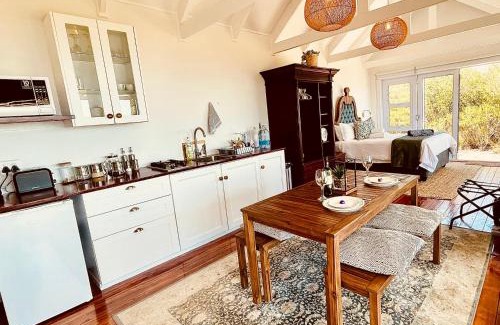 Plettenberg Bay House | Sea Views, Hikes & Tranquility Clifftop Cabin