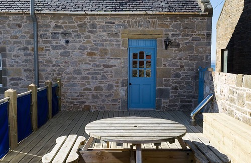 Burghead House | Sea Views, Sauna, Jacuzzi Bath, Decking, BBQ, Summer House, Perfect!