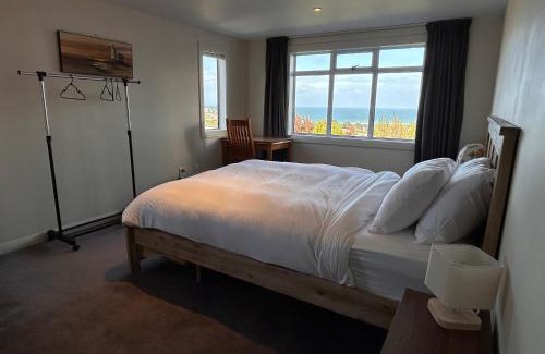 Dunedin House | Sea Views Studio