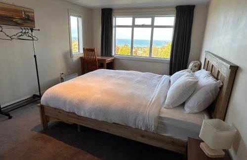 Dunedin House | Sea Views Studio