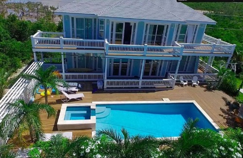 Double Bay House | Sea Walk by Eleuthera Vacation Rentals
