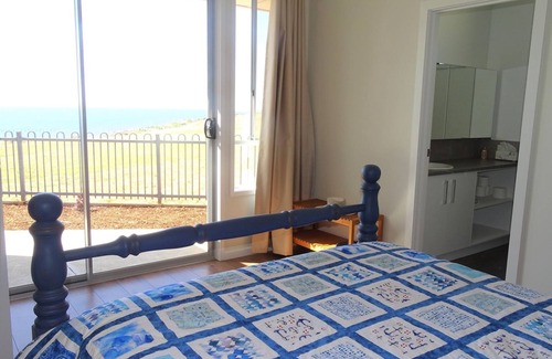 Port Victoria Hotel | Sea Ya, Port Victoria