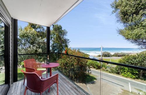Separation Creek Apartment | Sea Zen