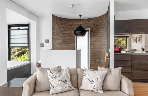 Separation Creek Apartment | Sea Zen