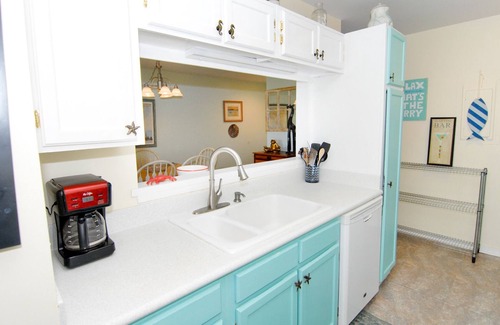 Saint Helena Island Villa | Sea Zen Pet Friendly, Great Central Location, Walk to Beach - 219 Tennis Villa