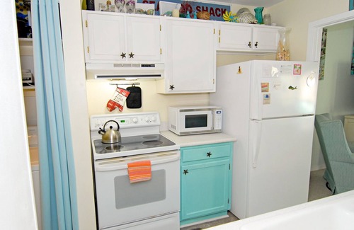 Saint Helena Island Villa | Sea Zen Pet Friendly, Great Central Location, Walk to Beach - 219 Tennis Villa