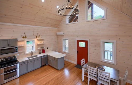 Logan Cabin | Seabass Retreat in Hocking Hills