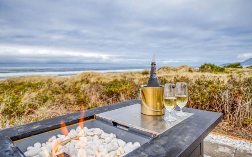 Rockaway Beach House | Seabatical on The Strand - Meredith Lodging