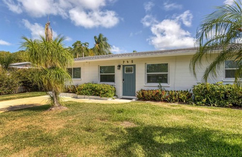 Venice House | Seabird Pool Home -Venice Updated - Fabulous!