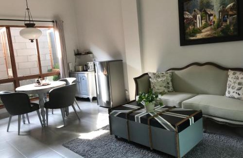 Tahunan House | Seabirds Bed and Breakfast