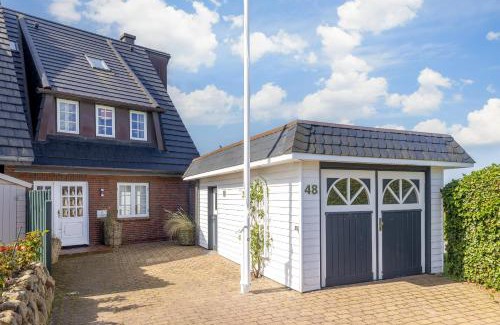 Tinnum House | Seabiscuit