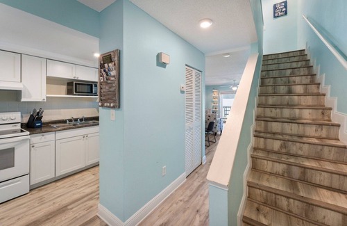 South Patrick Shores Condo | Seabreaker Delight - Direct Ocean Views with Pool!