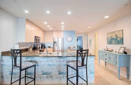 Biloxi Condo | Seabreeze 2 Bed Condo - On the Beach, Biloxi, MS