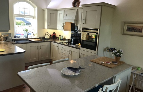 Bushmills Cottage | Seabreeze Cottage, a lovely cottage, only a 2 mile walk to the Giant's Causeway.
