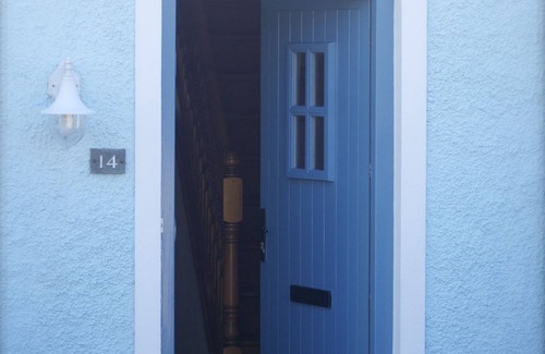 Bushmills Cottage | Seabreeze Cottage, a lovely cottage, only a 2 mile walk to the Giant's Causeway.