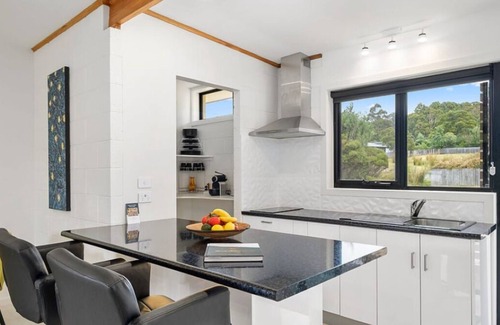Adventure Bay House | Seabreeze Cottage