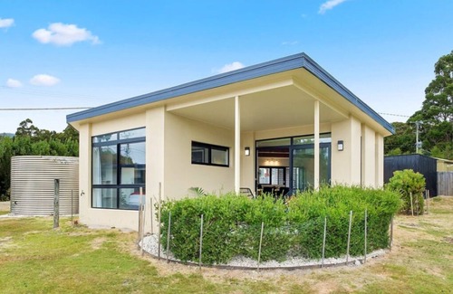 Adventure Bay House | Seabreeze Cottage