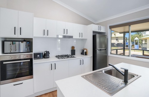 Eurong House | Seabreeze Cottage. Brand new beach house, 500m from the beach.