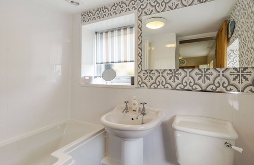 Hirst Cottage | SEABREEZE COTTAGE, pet friendly, with a garden in Ashington