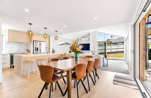 Snells Beach House | Seabreeze Escape - Snells Beach Holiday Home