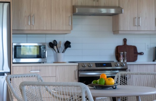Regional District of Nanaimo House | Seabreeze Haus Lantzville (Entire Guest-Suite)
