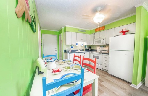 Morehead City Condo | Seabreeze: Ocean Front, Steps to the Sand + Pool