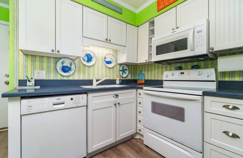 Morehead City Condo | Seabreeze: Ocean Front, Steps to the Sand + Pool