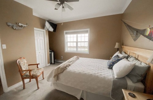 Cow Head Bed & Breakfast | Seabreeze Oceanfront Retreat: Cozy Rooms, Local Charm & Stunning Views