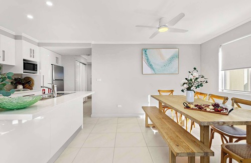 Warilla Apartment | Seabreeze on the Beach "Breeze"