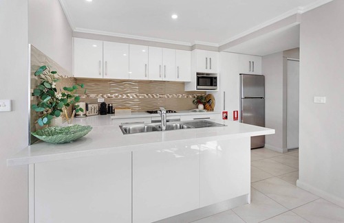 Warilla Apartment | Seabreeze on the Beach "Breeze"