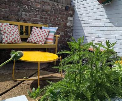 Hopton House | Seabreeze Pet friendly 3 bedroom house by the sea