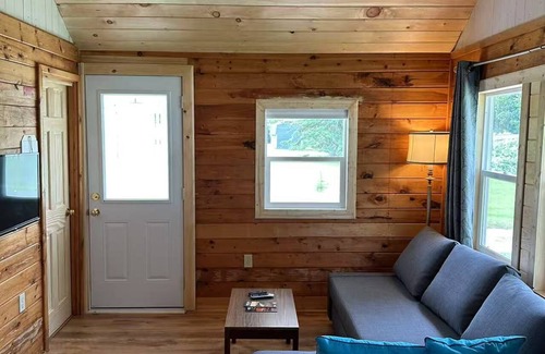 Stanhope Cottage | Seabreeze Retreat-Cozy waterfront 3-bedroom, one minute from PEI National Park