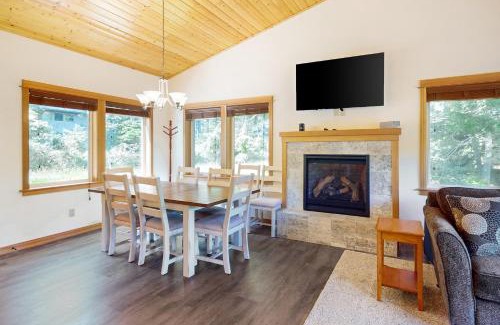 Arch Cape House | Seabreeze Retreat