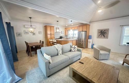George Town House | Seabreeze Villa